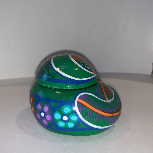 Talavera style cat trinket box. Vibrant colours with flowers and bird. - Picture 7 of 8